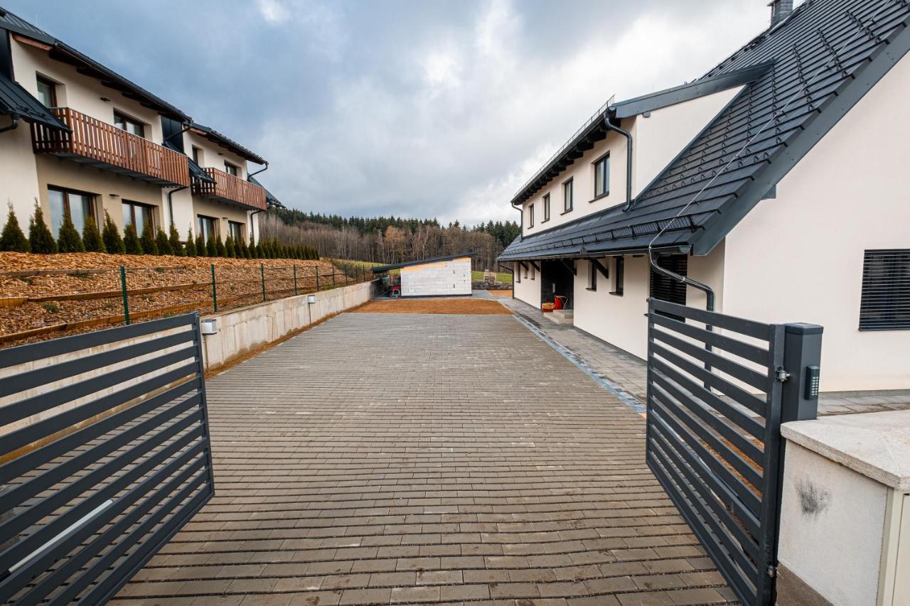 Apartmany Zabukem Mlynicky Dvur エクステリア 写真